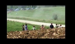 Des tonneaux impressionnant pendant une course de rallye !