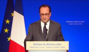 "Trois mandats pour les parlementaires et les élus locaux, c'est une durée suffisante", estime François Hollande