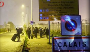 Calais : le démantèlement de la jungle en 10 images fortes