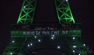 Accord de Paris: la Tour Eiffel passe au vert