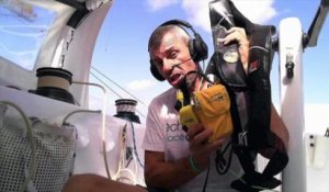 J10 : Un bureau fatigué pour Sébastien Destremau / Vendée Globe