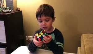 A 5 ans il fini un Rubik's cube.. facile!!!