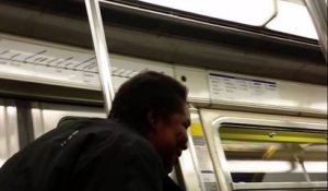 Fou rire dans le métro