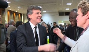 Montebourg se pose en "rassembleur" face au "diviseur" Valls