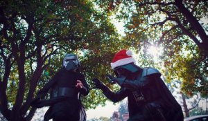 Dark Vador se la joue père Noël avec Kylo Ren !