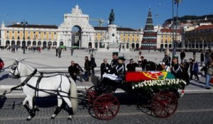 Portugal : Jospin et Désir aux obsèques de Soares