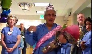 Des infirmières font une surprise pour les 90 ans de leur collègue !