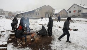 Migrants battle cold in Serbia and Hungary