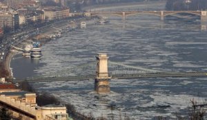 Europe : la vague de froid et d'intempéries fait plus de 60 morts