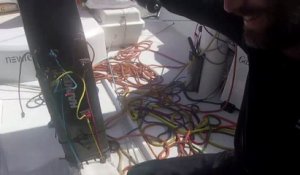 J74 : Dédicace de Fabrice Amédéo à Armel Le Cléac'h / Vendée Globe