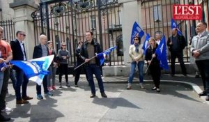 Manif de policiers à Belfort : "La France debout...