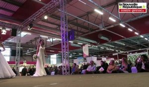 VIDEO. Au salon du mariage de Poitiers, les robes défilent sur le podium