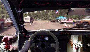 Piloter sa voiture avec son pied et une main dans Dirt Rally Hill Climb - Jeu video