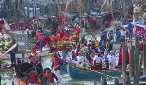 Venise: "Parade du Rat" au deuxième jour du carnaval
