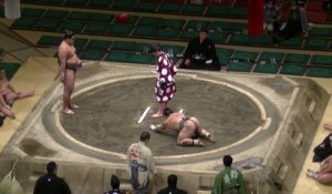 Un sumo KO en une seconde!!!