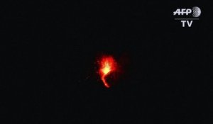 Italie: l'Etna en éruption pour la deuxième nuit consécutive