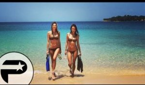 Alessandra Ambrosio - Bikini et plages paradisiaques à Rio