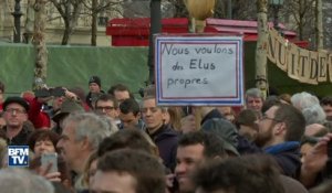 Fillon au Trocadéro, ils manifestent dans le même temps contre la corruption