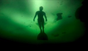 Plongée en apnée: Johanna Nordblad, une sirène dans l'eau glacée