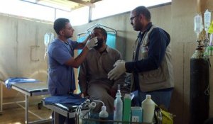 Irak: Près du front à Mossoul, une clinique pour les blessés