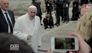 Cash Investigation : Elise Lucet rencontre le Pape François