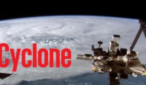 Cyclone: des rafales de 270km/h déferlent en Australie