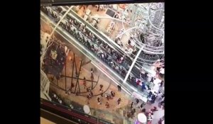 Un escalator s'emballe et change de direction, blessant plusieurs personnes au passage