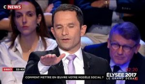 Benoît Hamon sort de ses gonds contre les animatrices du débat: "Faites votre travail, ça suffit !"