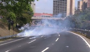 Crise au Venezuela: heurts entre manifestants et policiers