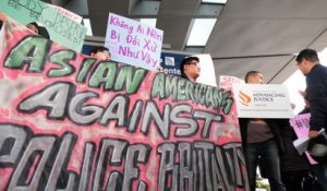 Manifestation contre United Airlines à l'aéroport de Chicago