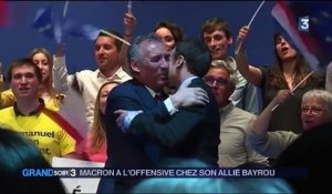 Présidentielle : Macron à l'offensive sur les terres de François Bayrou