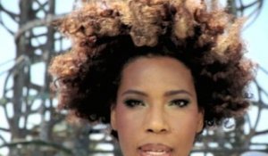 Macy Gray - Beauty In The World (Closed-Captioned, HD)