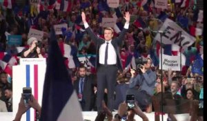 A Bercy, Macron attaque ses rivaux et promet des réformes dès l'été