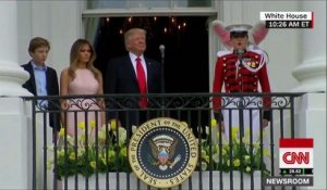 Melania Trump remet en place son mari Donald Trump pedant l'hymne... Ahaha