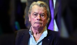 Alain Delon vole au secours de François Fillon