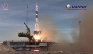 Espace : un Russe et un Américain en route vers l'ISS