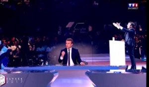 Macron : "Le Pen défend les couleurs d'un parti qui a conduit des attentats contre de Gaulle"