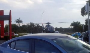 Un homme se rend au McDrive...en hélicoptère