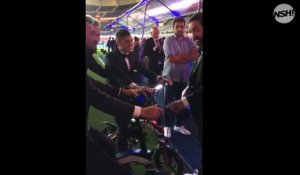 Cyril Hanouna offre d’insolites cadeaux à Javier Pastore et Marco Verratti