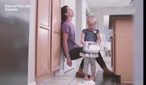 Cette vidéo montre qu'une journée normale d'une mère c'est une journée magique pour sa fille
