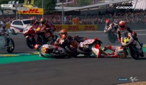 Une chute collective en Moto3 au Grand Prix de France (Le Mans)