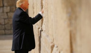 Donald Trump, premier président américain en exercice devant le mur des lamentations