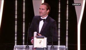Joaquin Phoenix (Prix d'Interprétation Masculine) à l'aise dans ses baskets - Festival de Cannes 2017