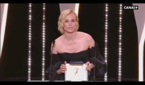 Festival de Cannes 2017 : Diane Kruger récompensée, elle rend hommage aux victimes des attentats (Vidéo)