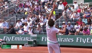 Roland-Garros 2017 : Simon éliminé dès le 1er tour sur une vilaine double faute (1-6, 6-2, 6-4, 6-1)