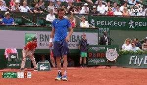 Roland-Garros 2017 : Djokovic impérial en défense (3-6, 4-6, 1-3)