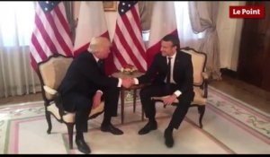 Les poignées de mains d'Emmanuel Macron