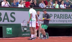 Roland-Garros 2017 : La défense rétro de Tsonga (5-7, 4-6, 2-2)