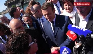 Macron en Bretagne. Une enseignante en colère interpelle le président