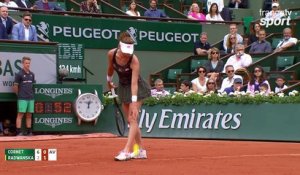 Roland-Garros 2017 : Même avec le filet contre elle Cornet revient (6-2, 1-1)
